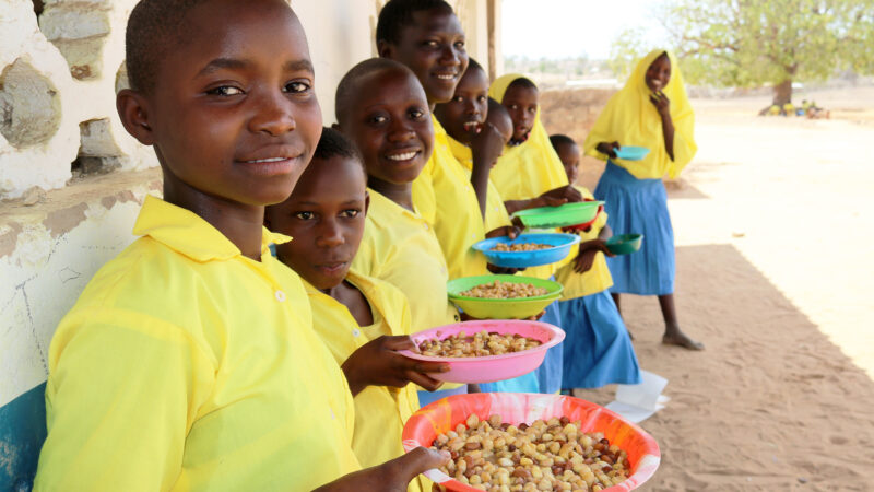 Børn sulter i Østafrika. Giv skolemad